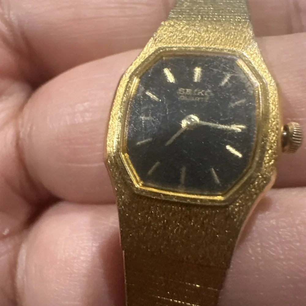 Working VTG SEIKO 1N00-5B29 Gold Tone Quartz 17mm Ladies Watch Big Wrist Fit 7.5